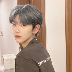 假发男短发2021年时尚新款男生假发网红同款灰色发型自然全头套式