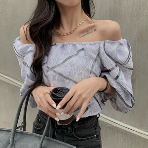 短款露肩上衣女夏季2021年新款泡泡袖衬衫法式锁骨一字肩上衣高端