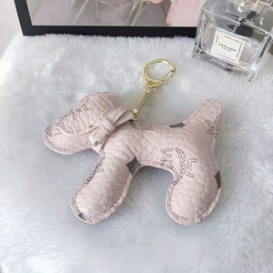 适用mcm0mk可爱高档小狗汽车钥匙e扣链mini书包包挂件挂饰公仔女