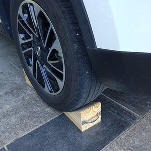 车用固定垫木停车禁止汽车三角木实木轮胎防滑止退器路沿坡牙子.