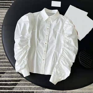celine21春秋新品金色扣子装饰白色衬衫时尚可爱法式褶皱泡泡袖