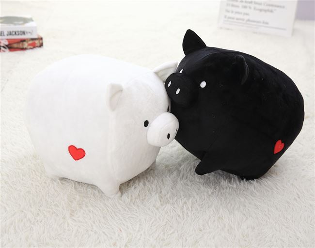 情侣礼物生肖网红小猪抱枕靠垫超可爱萌公仔黑白猪毛绒玩具送女友