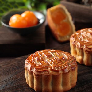 卡玛王子双黄白莲蓉2021中秋广式蛋黄月饼散装175g*2尝鲜