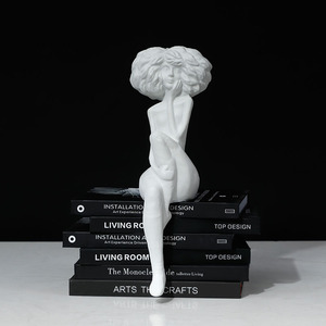现代简约白色抽象坐姿女人物雕塑摆件酒店样板间客厅艺术软装饰品