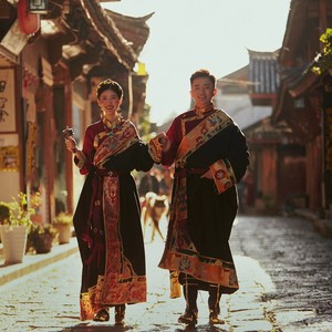 新款男女情侣款藏袍藏服藏族服藏袍藏裙服饰藏式