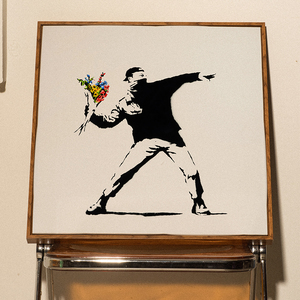 banksy班克斯西爱在空气中扔花男孩艺术潮流门店工作室挂画装饰画