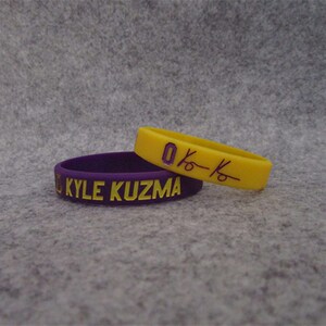 新湖人0号篮球星库兹马 库子马运动签名夜光手环 硅胶腕带球迷饰