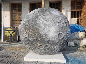 3d月球月亮星球地球火星吊挂泡沫雕塑定制行星地形道具婚庆星空球