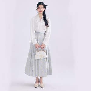 小鹿的泡芙 蝶恋花 可以上班穿的新中式马面裙&国风刺绣衬衫套装
