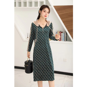 兰蔻儿欧韩版休闲运动连衣裙2021早秋连帽中长款中年妈妈胖人宽松