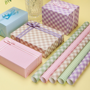 粉色格子包装纸