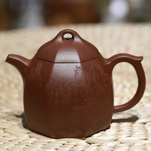 宜兴工艺美术师刘浩刻绘大山水原矿一厂甲级紫泥八方秦权紫砂茶壶