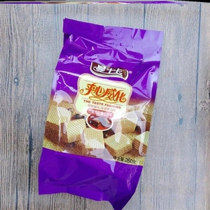 花开蜜蜂儿忙淘宝曼士卡威化饼干多种口味260克大包装时尚新味道椰