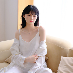 白色丝绸睡衣吊带