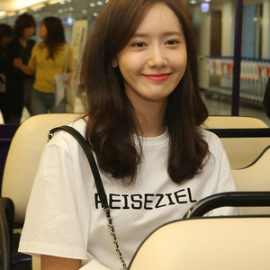 韩国明星林允儿边伯贤仁川机场同款白色简约字母短袖t恤情侣装夏