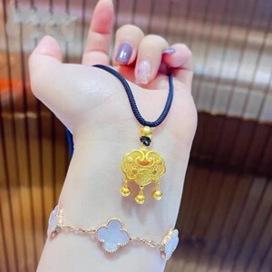 999黄金长命锁吊坠铃铛平安锁项链女编绳转运珠宝宝满月周岁礼物
