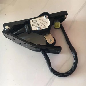 米虎玉英收割机配件  电子手油门  q脚油柴 潍门配套