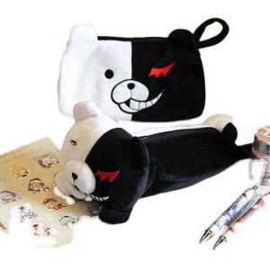 现货动白丸弹论i破黑漫熊毛绒笔袋文具袋弹丸轮舞化妆袋零钱包玩