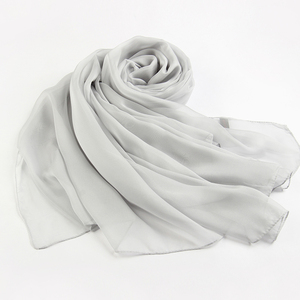 上海故春大丝巾女仿纺色真丝围巾c事秋薄款雪灰纱巾浅灰色超大披