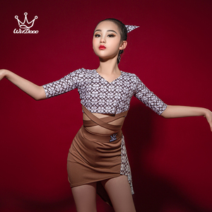 妩蹈2022拉丁舞女儿童分体式表演比赛舞蹈拼接网纱v领规定服定制