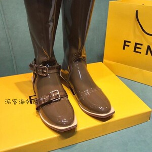 在途现货fendi/芬迪女靴时装靴子织带皮扣亮面漆皮休闲长靴过漆靴