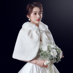 冬天婚纱新娘冬保暖