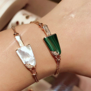 宝格丽白贝母手链