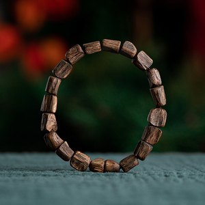 天然越南芽庄绿奇楠沉香手串熟结老料香木女男款随形桶珠手链情侣