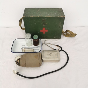 红色革命老物件医药箱血压计听诊器棉球盒医疗用具行军影视道具