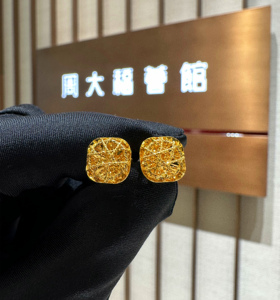 周大福小方糖足金黄金耳钉耳饰 新款硬金花丝暴闪纯金正品f229665
