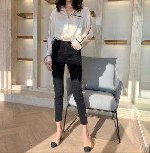 黑色小香裤脚开叉九分小脚裤女2021秋冬新款设计感修身显瘦牛仔裤