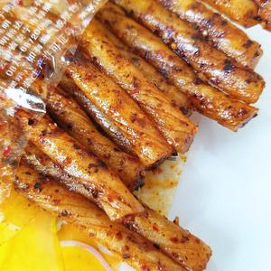 红油面皮辣条小时候一毛钱一条的8090后怀旧零食牛板筋260g*3袋