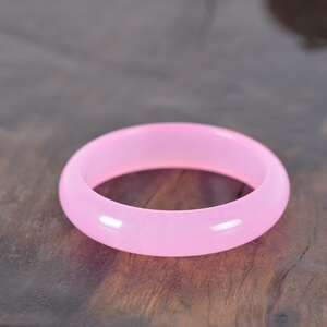 一元拍卖 粉红色玉手镯女士款冰种芙蓉粉玉石手镯时尚文艺风玉镯