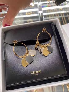 celine/赛琳耳环圆形经典 logo字母耳饰女士金色黄铜休闲百搭耳钉