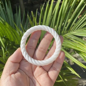 海洋贝壳有麻花手镯家镯仙妻同款q圆雕白玉条花玉镯