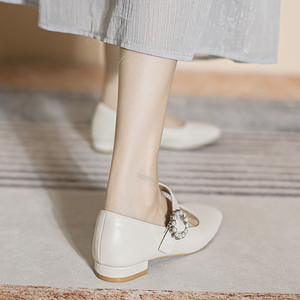 女软皮奶奶鞋2021年新款百搭仙女风法d式中跟复古玛丽珍冰冰企业