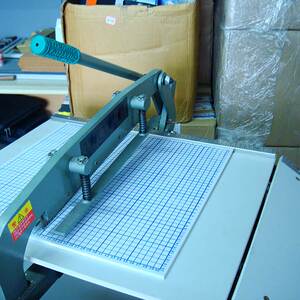 手动裁切刀布样裁切机布料裁边机切布机裁剪断布器皮革窗帘裁布机