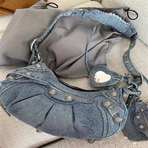 网红柳钉包