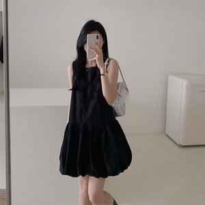 韩系穿搭小黑裙女设计感花苞云朵短裙小个子减龄无袖圆领背心裙夏