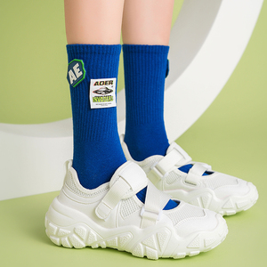 克莱因蓝袜子夏季纯棉夏女中筒ins潮薄外穿蓝色运动日系rap袜字母