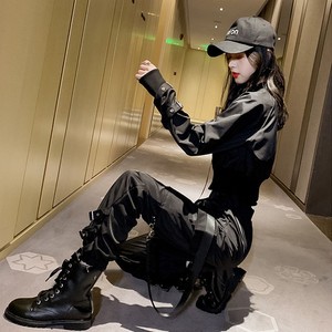 酷帅风格女装秋酷女孩穿搭帅气一身黑黑暗系拽姐搭配工装裤上衣服