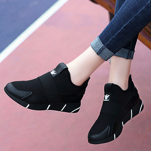 意尔康特大码女鞋41一43平底运动鞋胖脚宽肥春秋一脚蹬妈妈舒适曳