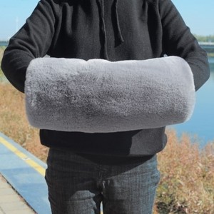 210人付款淘宝送中老年人长辈礼物皮质冬天保暖袖手捂