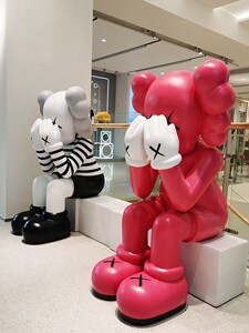 暴力熊芝麻街网红玩偶装饰kaws公仔大摆件门店客厅落地雕塑玻璃钢