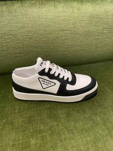 prada 普拉达经典黑白熊猫鞋女士 折扣款艾米在西班牙