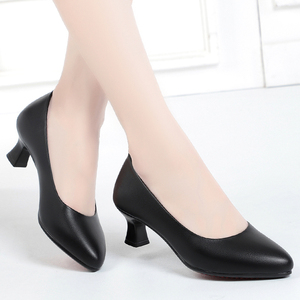 意尔康黑色皮鞋女夏职业新款秋季真皮中跟粗跟中年女鞋软底百搭浅