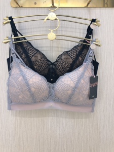 兰卓丽300810139性感蕾丝无钢圈三角杯聚拢舒适文胸