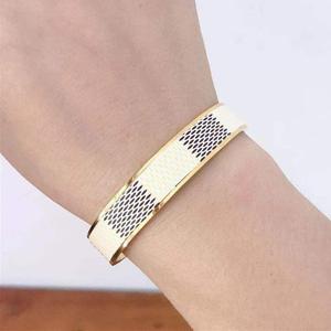 lv5&vv20韩国钛钢个性简约高档手环男女小众气质复古手镯网红同款