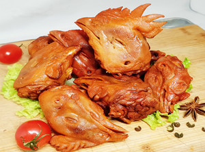 熏鸡头熟食即食零食东北特色熏酱下酒菜卤味脑袋五香鸡肝翅鸡骨架