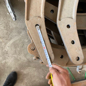 石河子翻转犁配件犁柱327/325/330/430/335/435翻转犁调幅犁柱子.